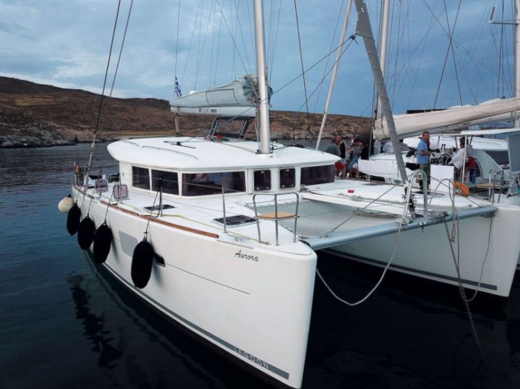 Lagoon 400 - Yacht Charter Sailica