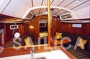 Oceanis 331 - Yacht Charter Sailica