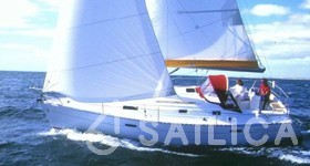 Oceanis 331 - Yacht Charter Sailica
