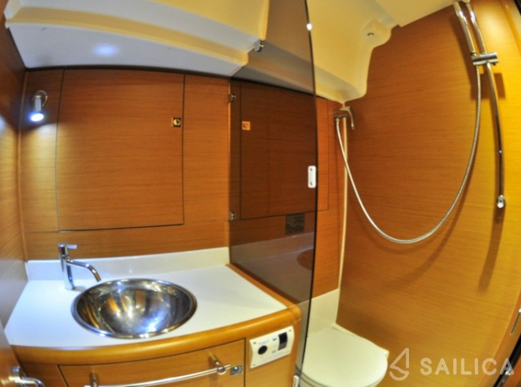 Sun Odyssey 439 - Yacht Charter Sailica