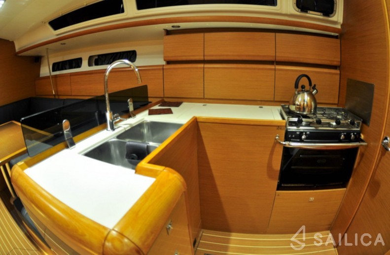 Sun Odyssey 439 - Yacht Charter Sailica