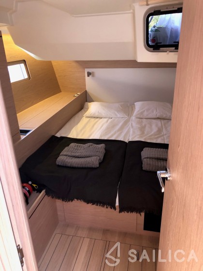 Oceanis 51.1 - Yacht Charter Sailica