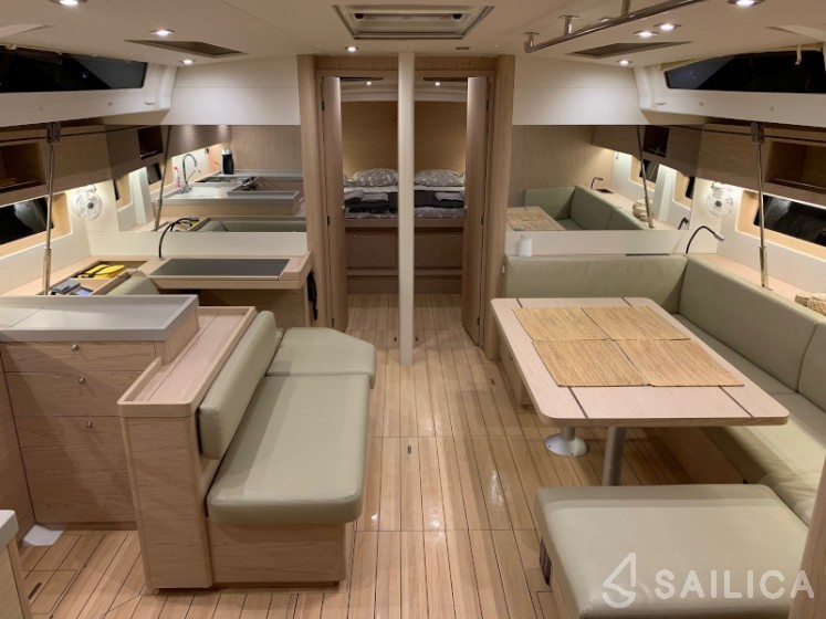 Oceanis 51.1 - Yacht Charter Sailica