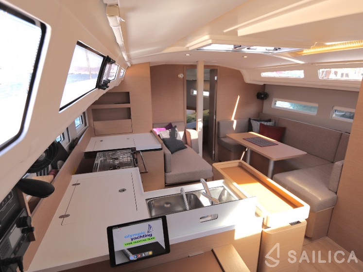 Sun Odyssey 410 - Yacht Charter Sailica