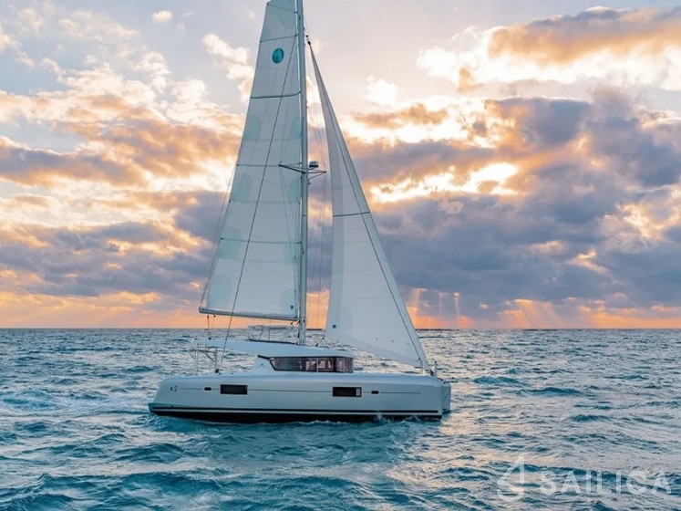 Lagoon 42 - Yacht Charter Sailica