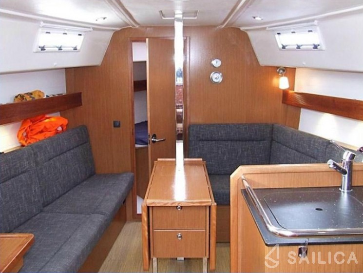 Bavaria 32 Cruiser - Yacht Charter Sailica