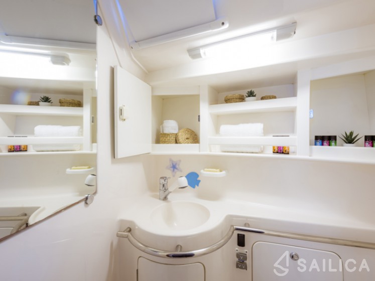 Ocean Star 60.1 - Yacht Charter Sailica