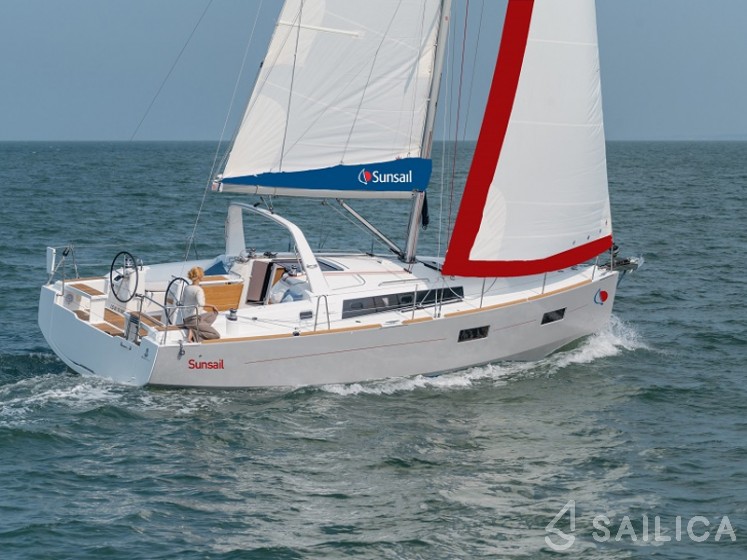 Oceanis 38 - Yacht Charter Sailica