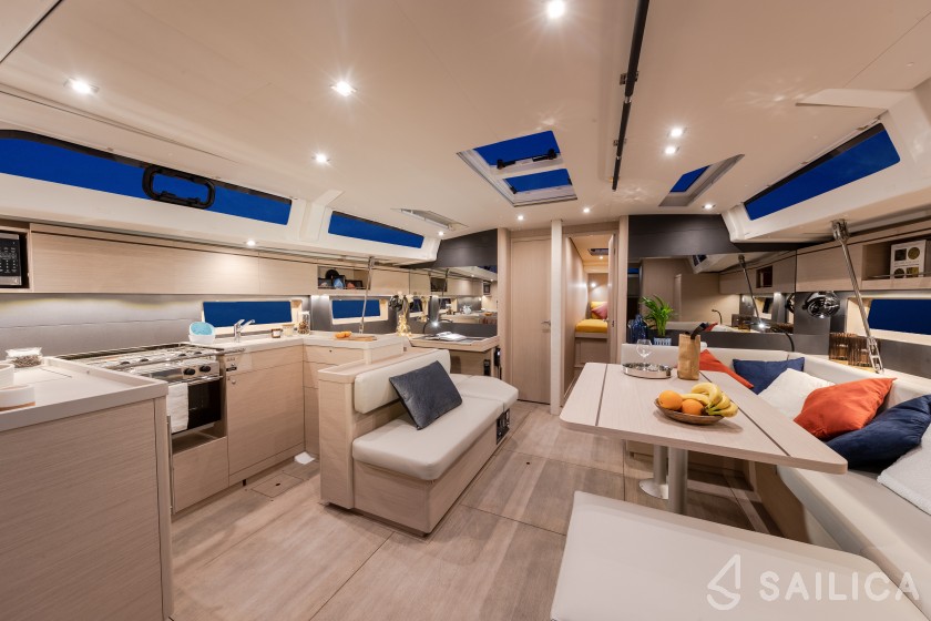 Oceanis 51.1 - Yacht Charter Sailica