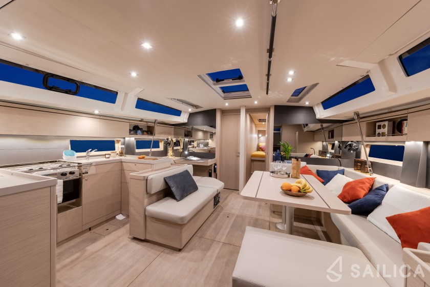 Oceanis 51.1 - Yacht Charter Sailica