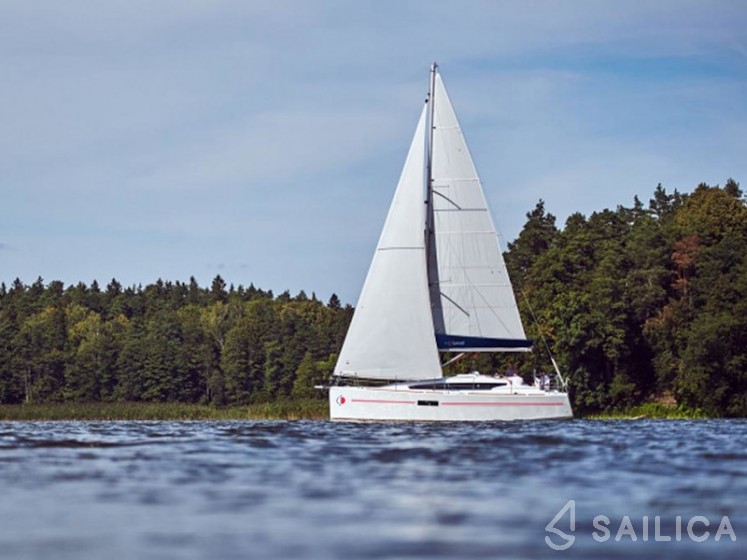 Sun Odyssey 319 - Yacht Charter Sailica