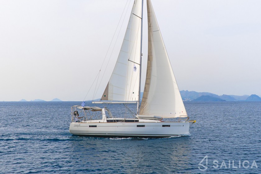 Oceanis 41 - Yacht Charter Sailica