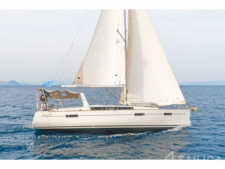 Oceanis 41 - Yacht Charter Sailica