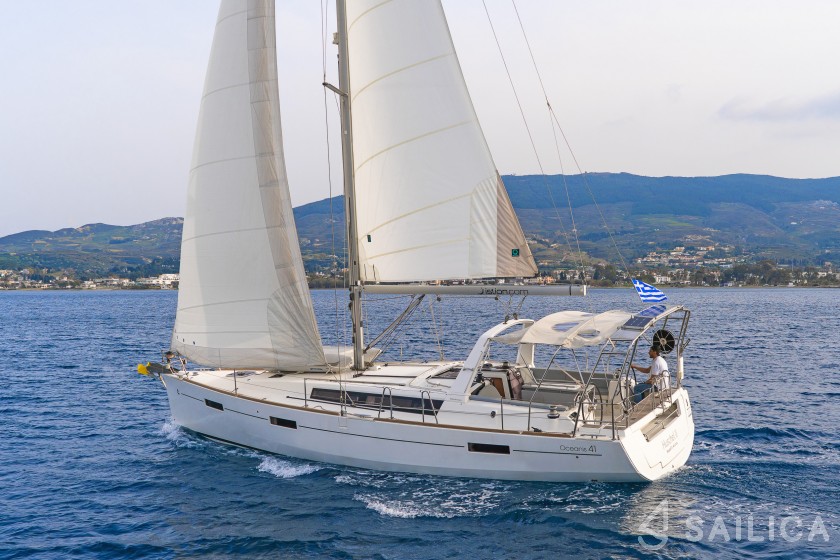 Oceanis 41 - Yacht Charter Sailica