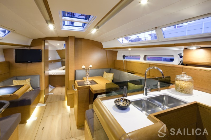 Sun Odyssey 409 - Yacht Charter Sailica