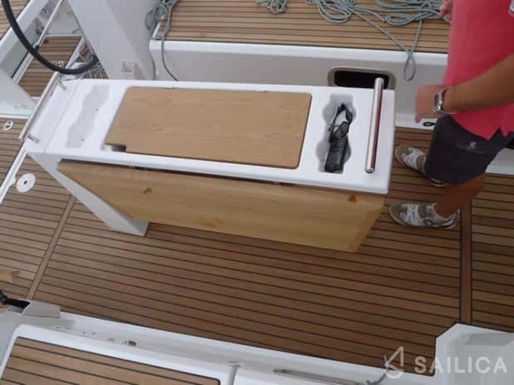 Oceanis 38 - Yacht Charter Sailica