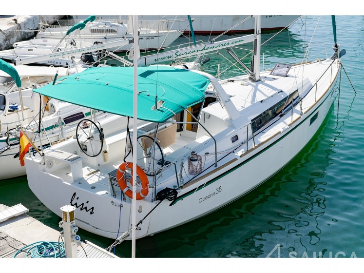 Oceanis 38 - Yacht Charter Sailica