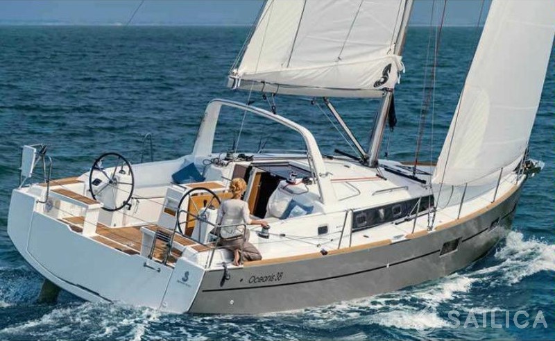 Oceanis 38 - Yacht Charter Sailica