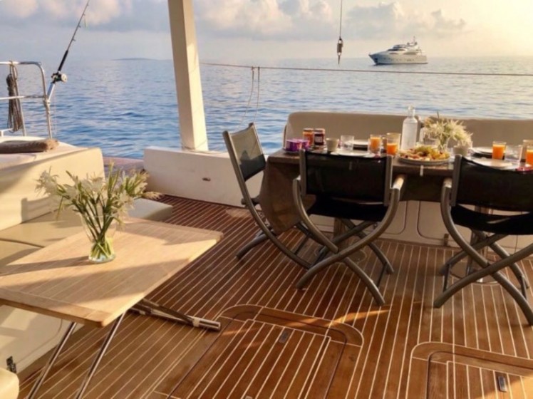 Sunreef 62 - Yacht Charter Sailica