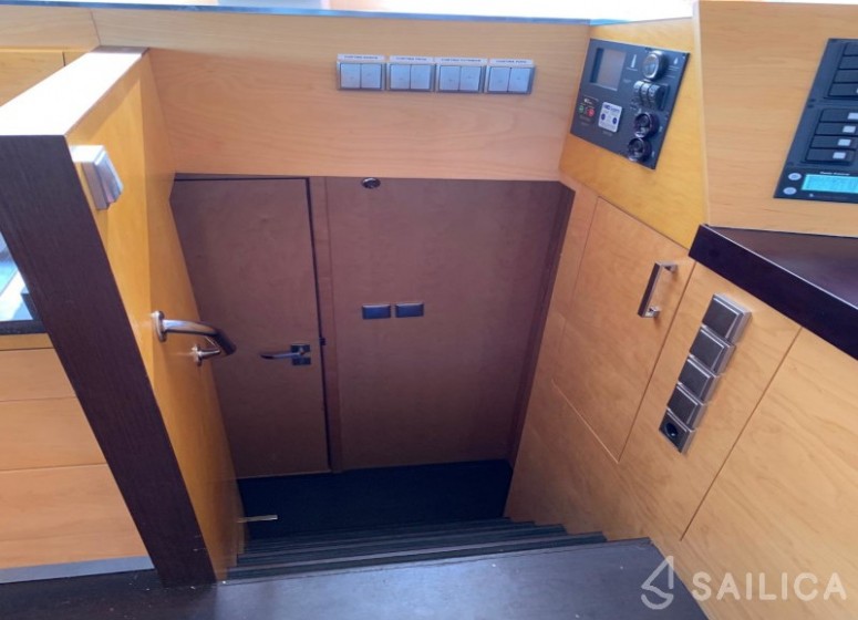 Sunreef 62 - Yacht Charter Sailica