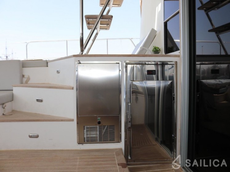 Sunreef 62 - Yacht Charter Sailica