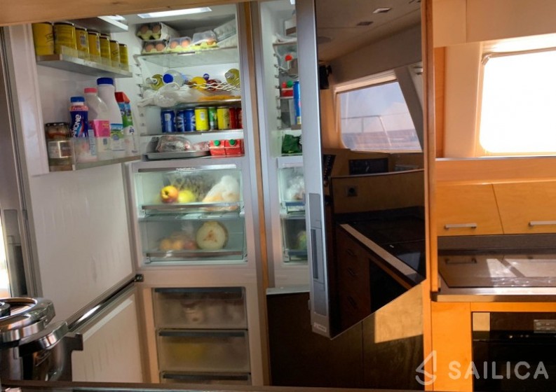 Sunreef 62 - Yacht Charter Sailica