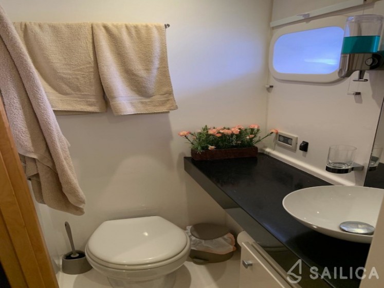 Sunreef 62 - Yacht Charter Sailica