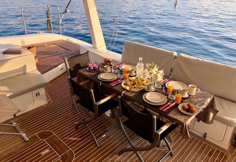 Sunreef 62 - Yacht Charter Sailica