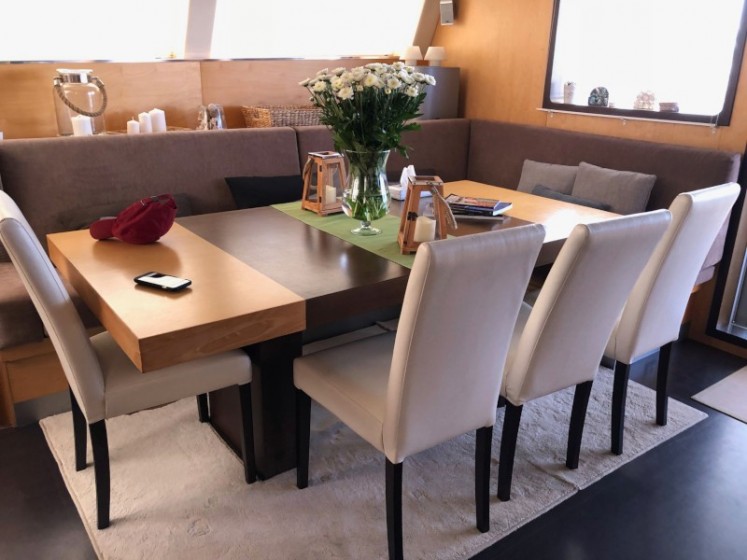 Sunreef 62 - Yacht Charter Sailica