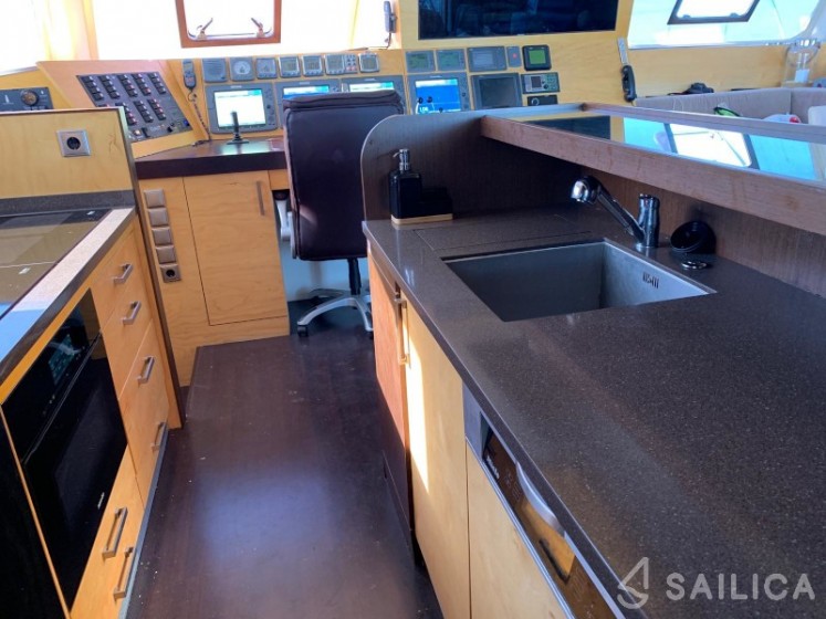 Sunreef 62 - Yacht Charter Sailica