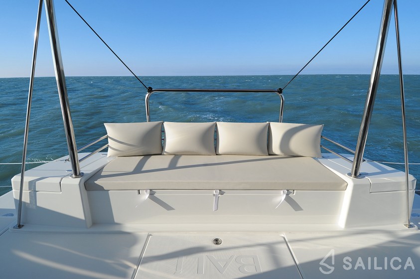 Bali 4.1 - Yacht Charter Sailica