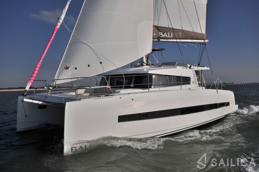 Bali 4.1 - Yacht Charter Sailica