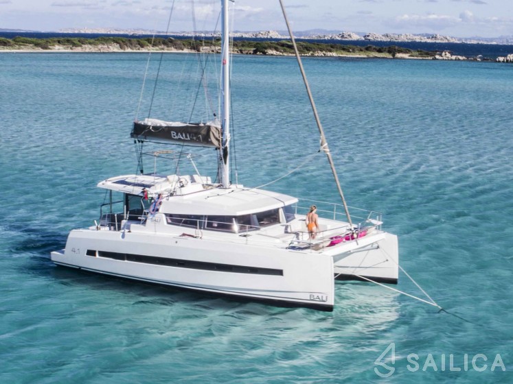 Bali 4.1 - Yacht Charter Sailica