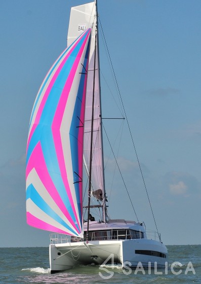 Bali 4.1 - Yacht Charter Sailica