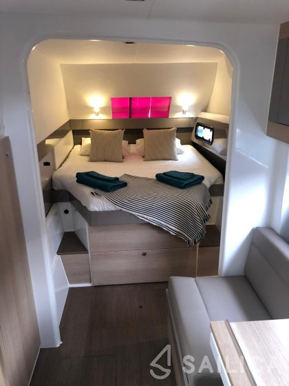 Bali 4.1 - Yacht Charter Sailica