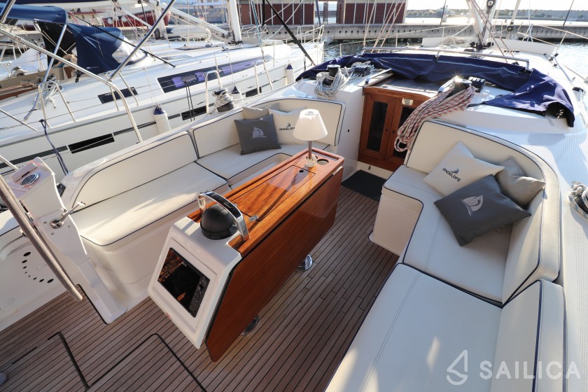 Bavaria Cruiser 46 - Yacht Charter Sailica