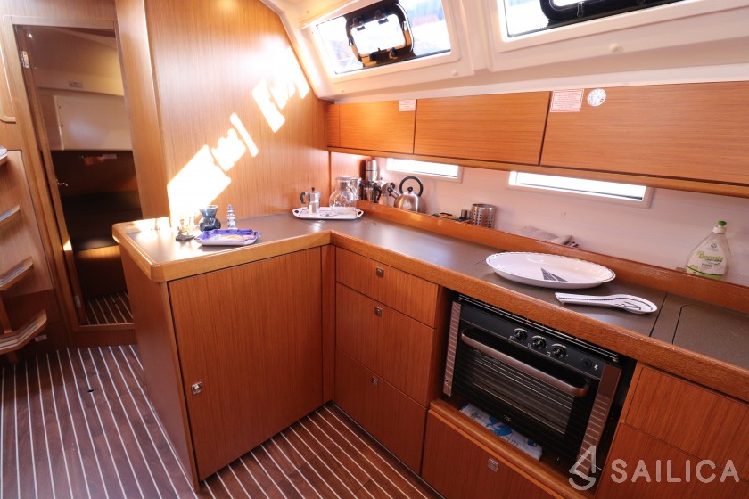 Bavaria Cruiser 46 - Yacht Charter Sailica