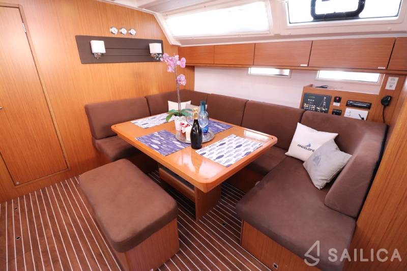 Bavaria Cruiser 46 - Yacht Charter Sailica