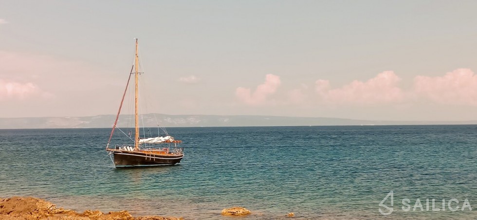 Pilot Cutter - Yacht Charter Sailica