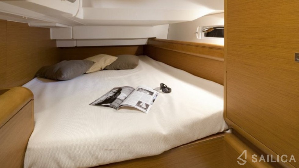 Sun Odyssey 419 - Yacht Charter Sailica