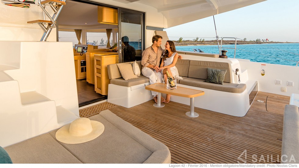 Lagoon 42 - Yacht Charter Sailica