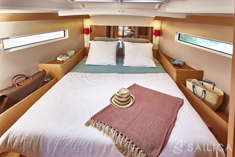 Sun Odyssey 440 - Yacht Charter Sailica