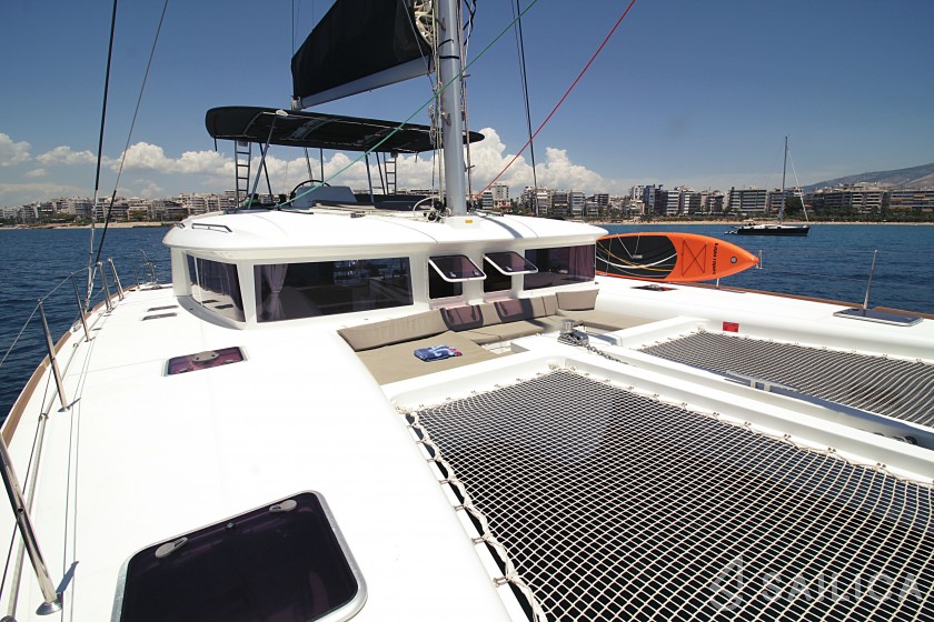 Lagoon 450  Flybridge - Yacht Charter Sailica