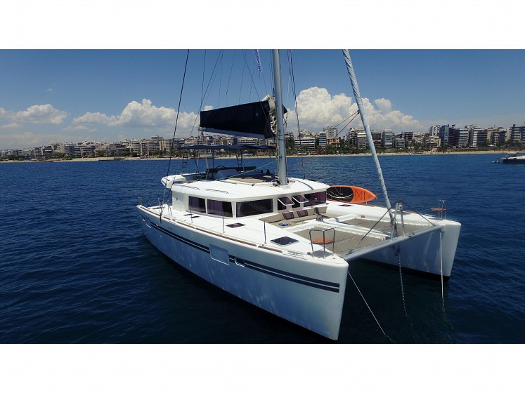 Lagoon 450  Flybridge - Yacht Charter Sailica