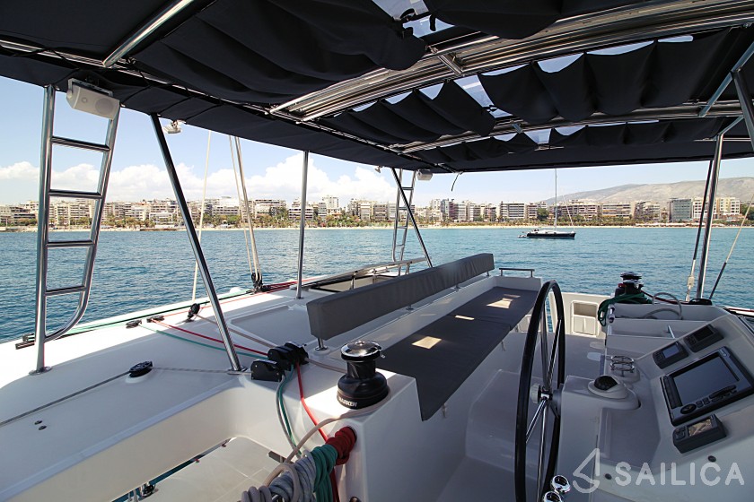 Lagoon 450  Flybridge - Yacht Charter Sailica