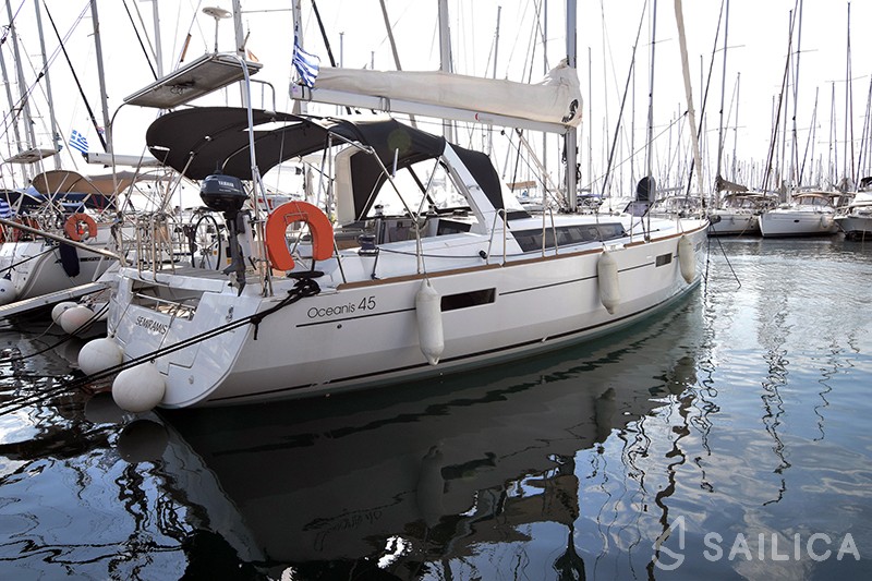 Oceanis 45 - Yacht Charter Sailica