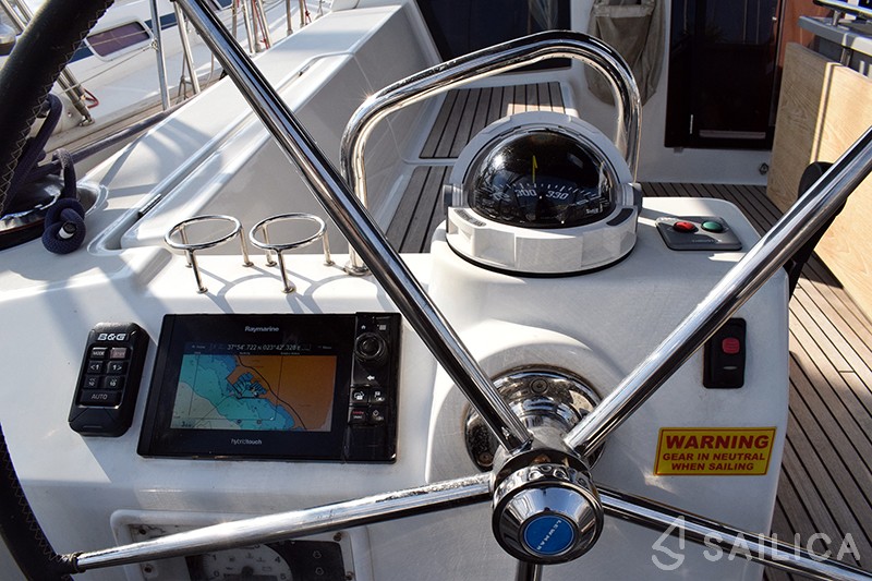 Oceanis 45 - Yacht Charter Sailica