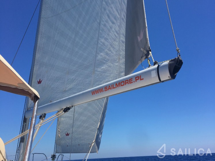 Oceanis 40 - Yacht Charter Sailica