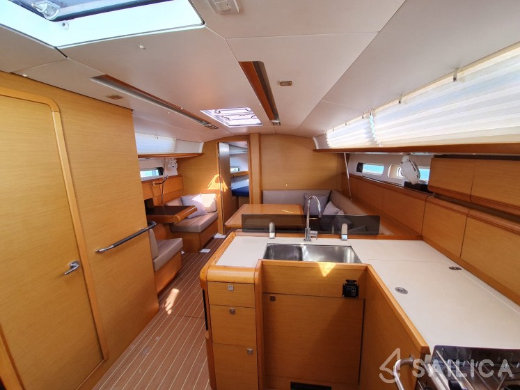 Sun Odyssey 409 - Yacht Charter Sailica