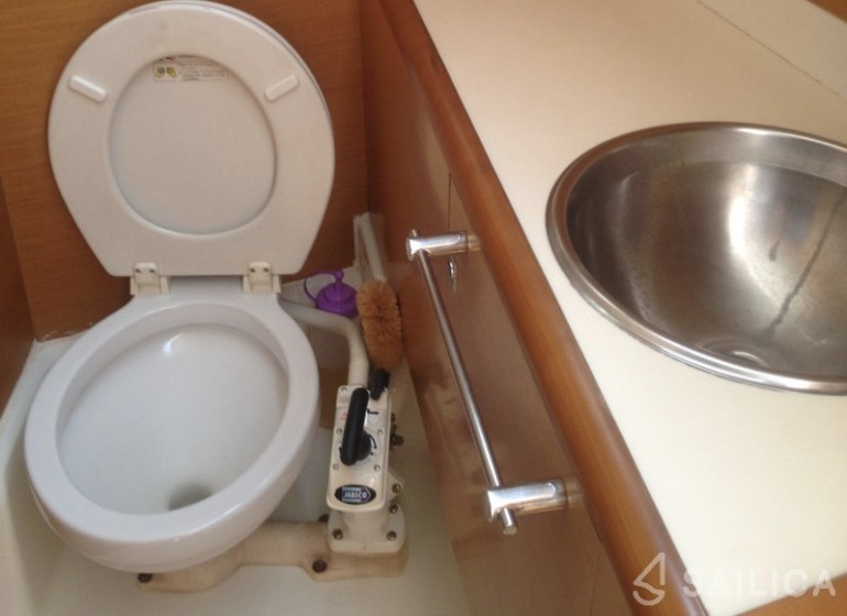 Sun Odyssey 409 - Yacht Charter Sailica